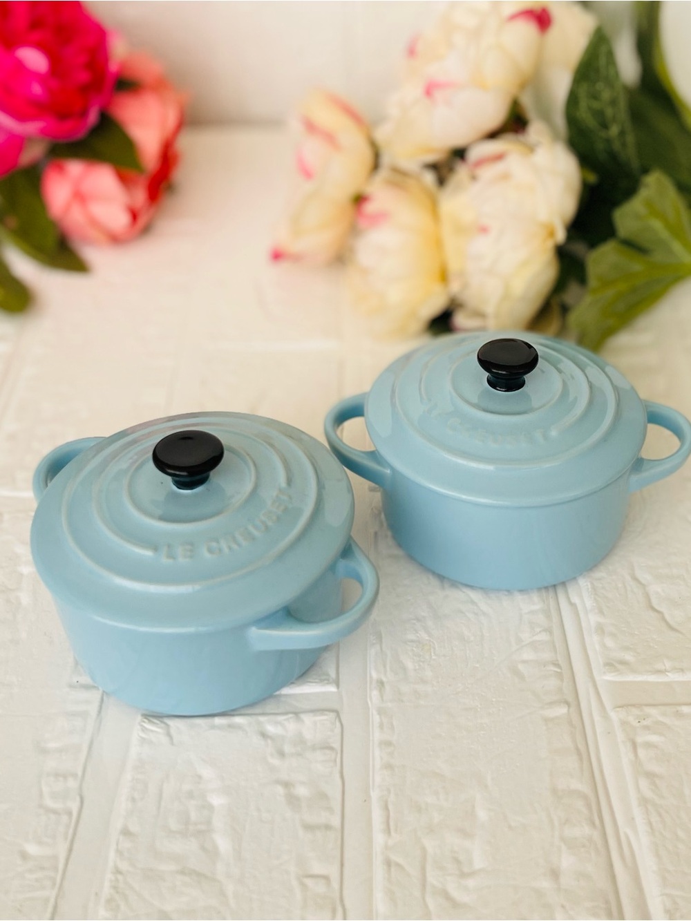 New Le Creuset Stoneware Light Blue Mini Round Cocotte with Lids Set of 2